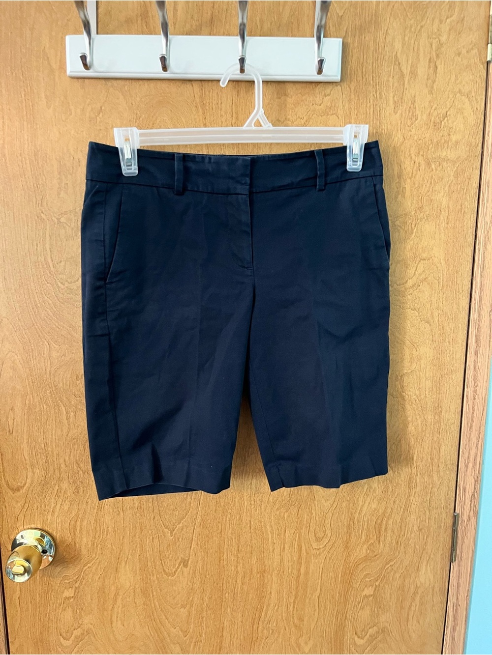 Ann Taylor Classic Navy Women's Devin Boardwalk Bermuda Shorts SZ 6 Waist 32 EUC